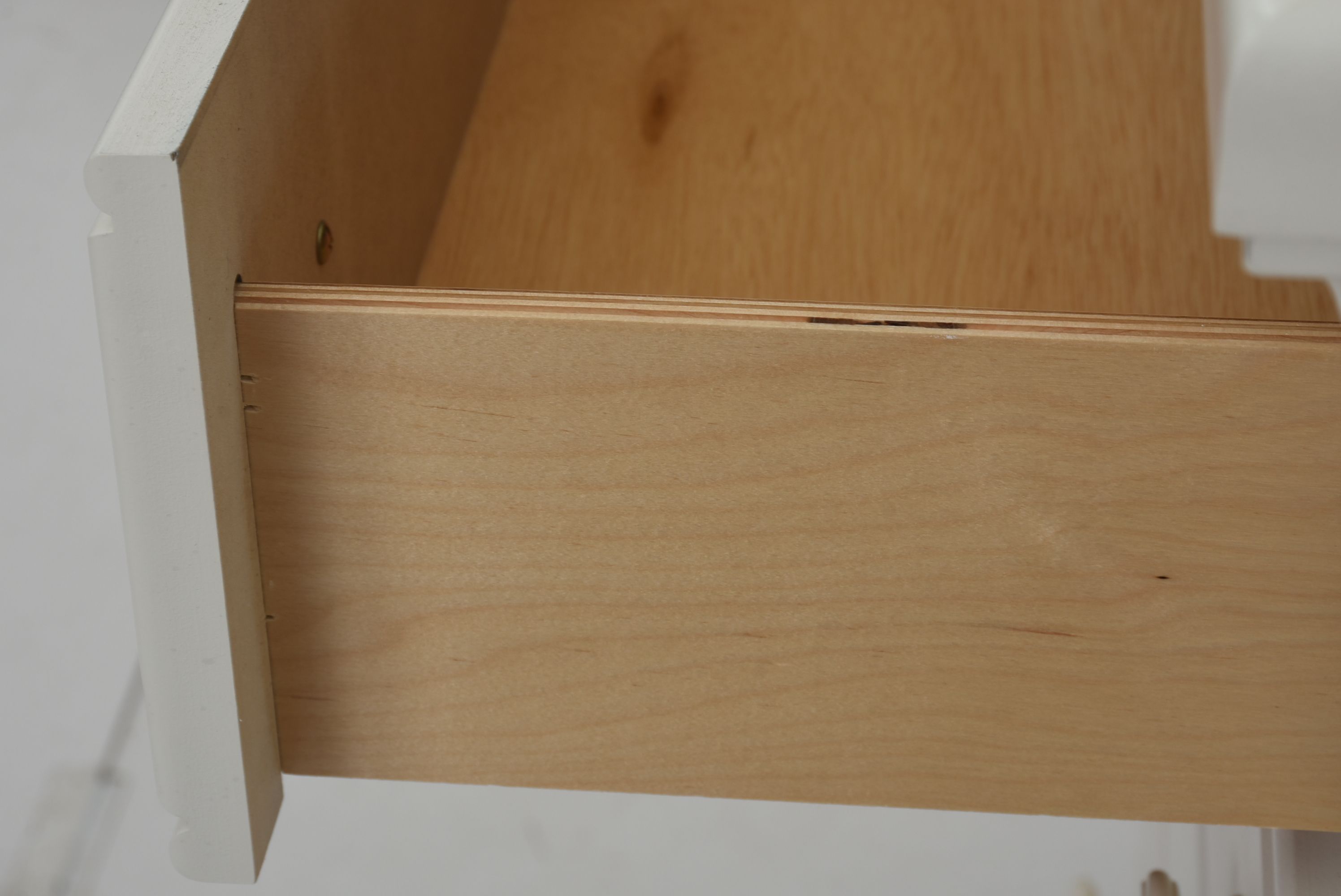 Broyhill "Pleasant Isle" Upright Chest of Drawers