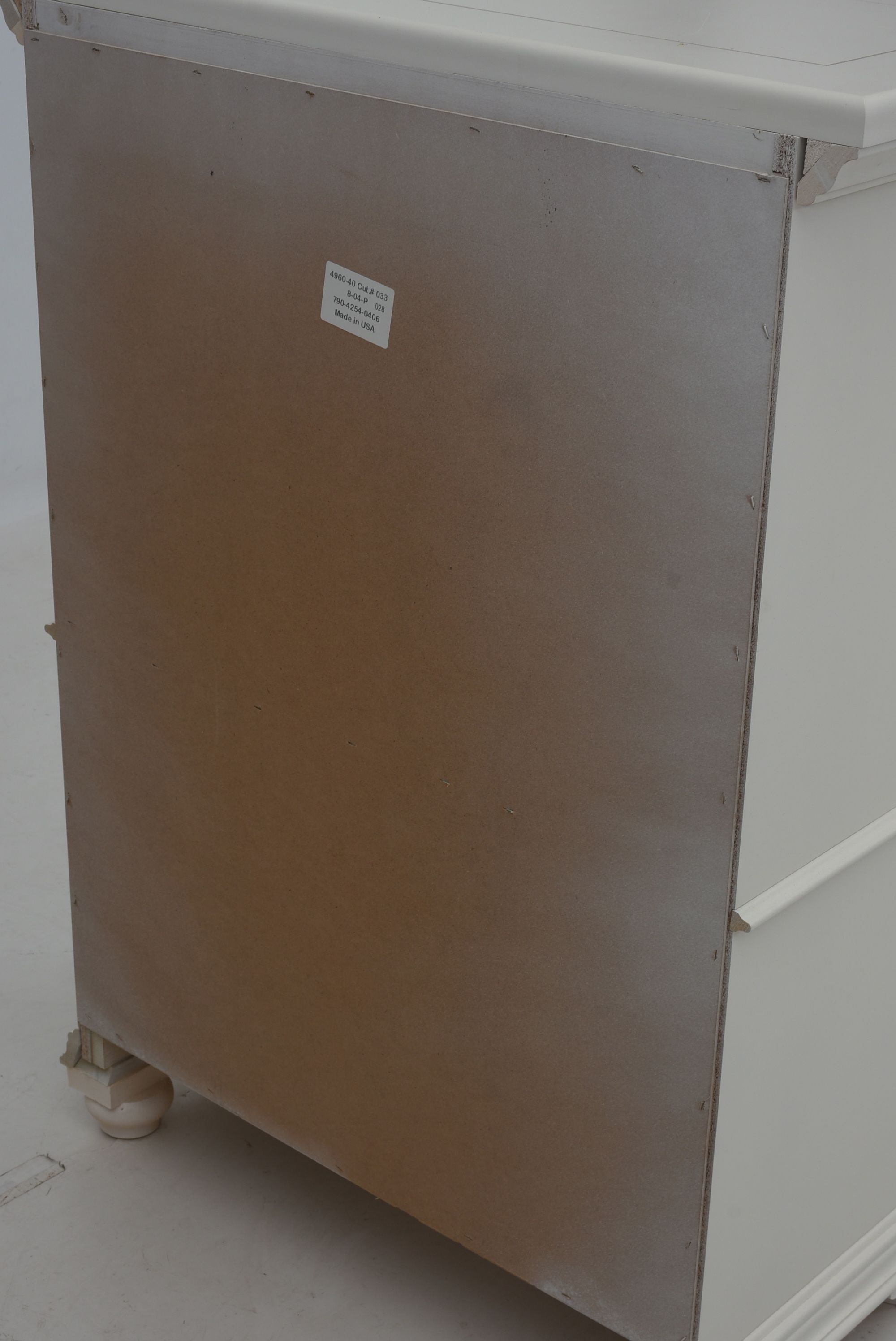 Broyhill "Pleasant Isle" Upright Chest of Drawers