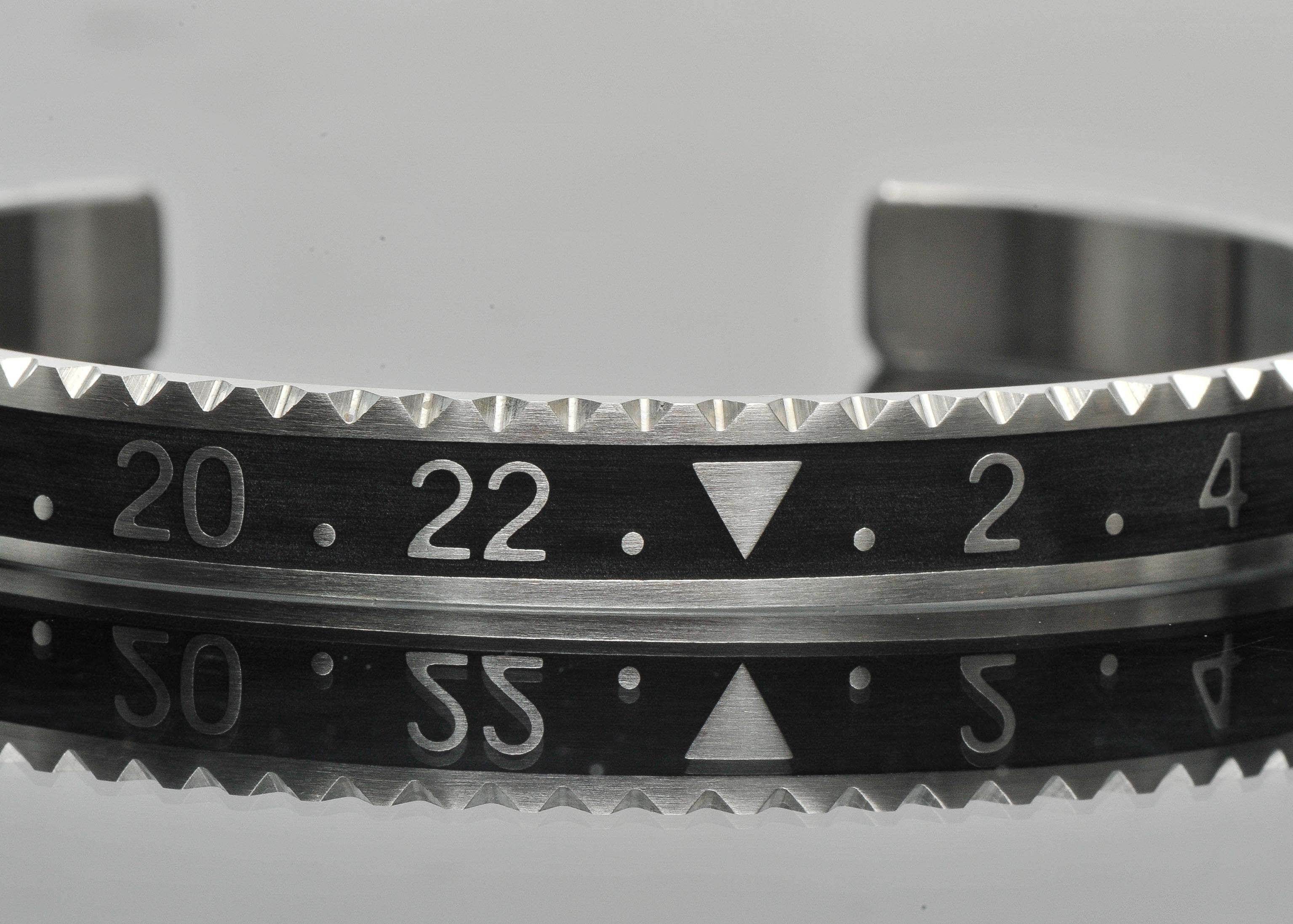 Nickel Cuff Bracelet in Black and Red