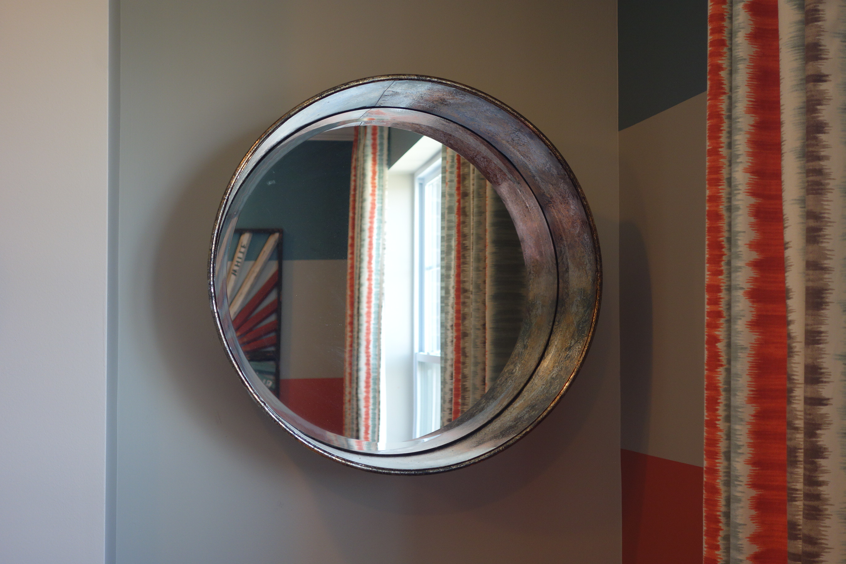 Modern Style Metal Bucket Wall Mirror