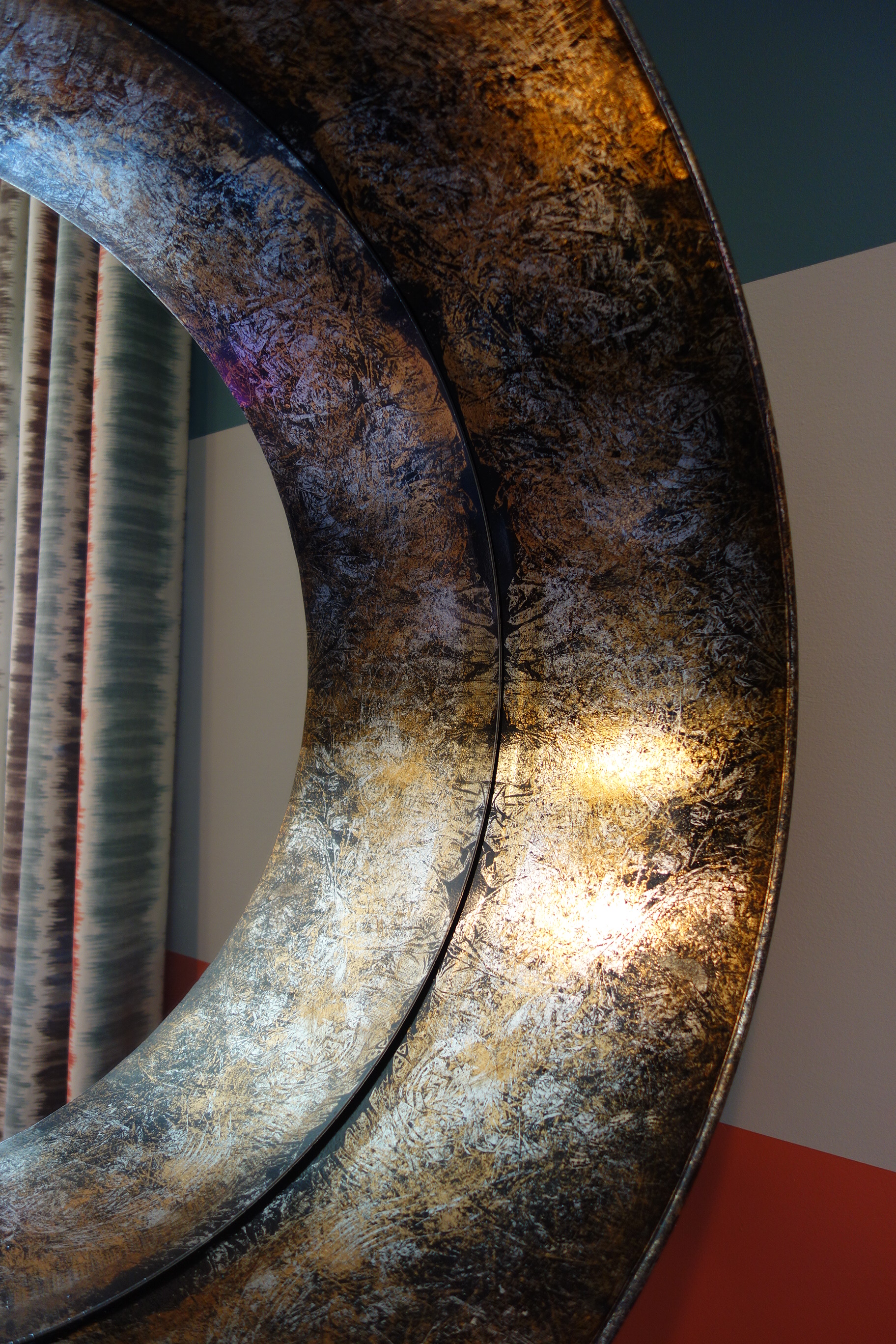 Modern Style Metal Bucket Wall Mirror