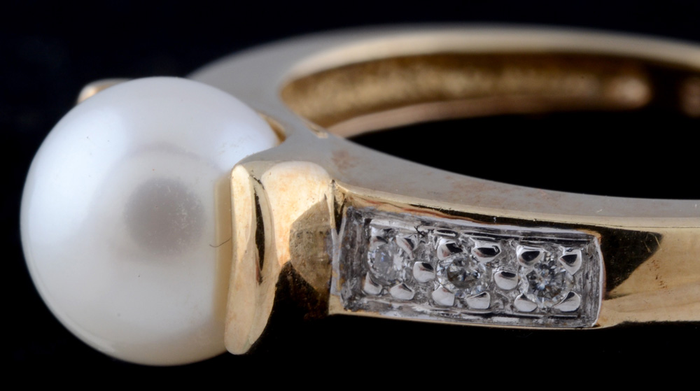 10K Yellow Gold Pearl and Diamond Ring