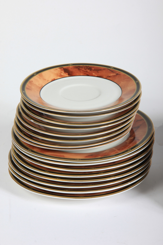 Retroneu "Wood Garland" Fine China Dishware Set