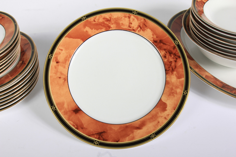 Retroneu "Wood Garland" Fine China Dishware Set