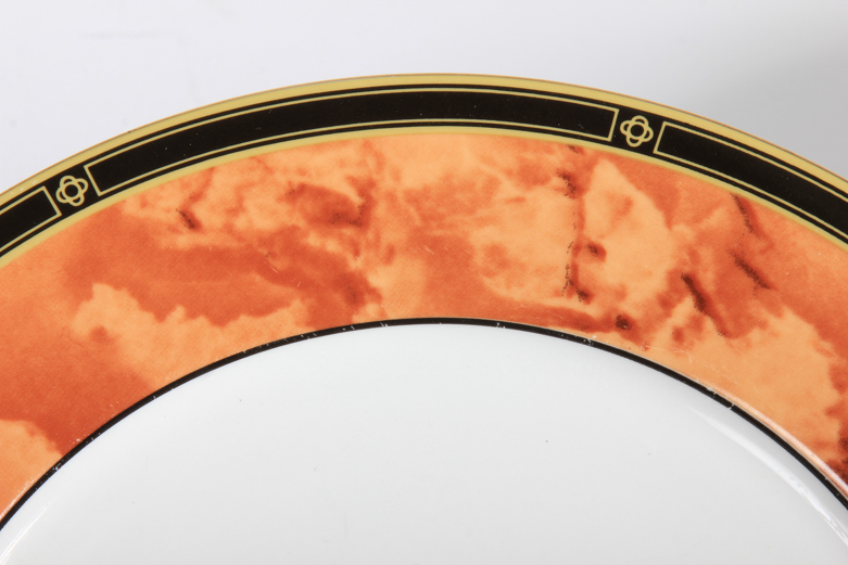 Retroneu "Wood Garland" Fine China Dishware Set