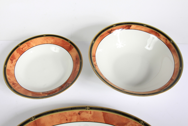 Retroneu "Wood Garland" Fine China Dishware Set