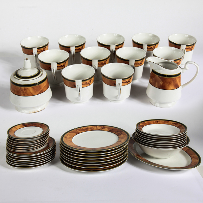 Retroneu "Wood Garland" Fine China Dishware Set