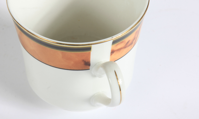 Retroneu "Wood Garland" Fine China Dishware Set