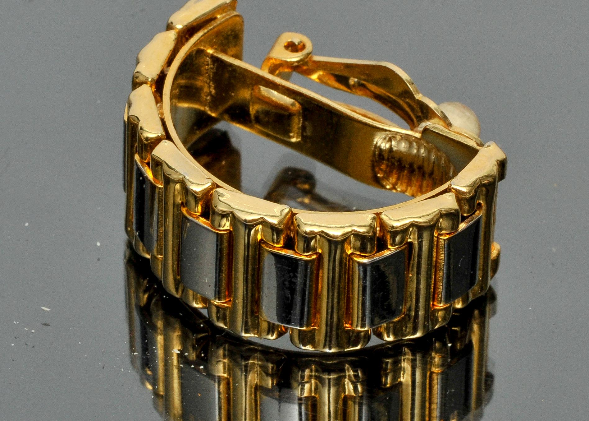 Vintage Metal Clip On Earrings