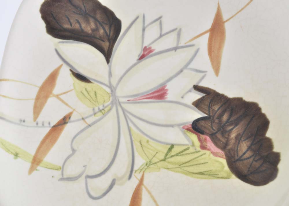 Red Wing Lotus Chartreuse Service for Eight