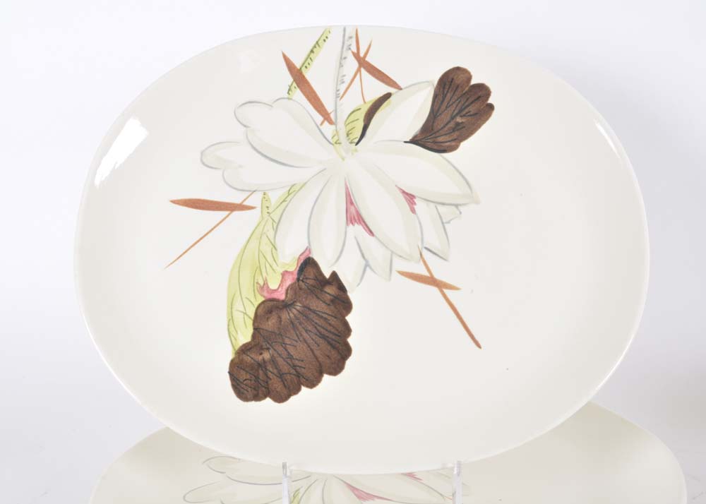 Red Wing Lotus Chartreuse Service for Eight