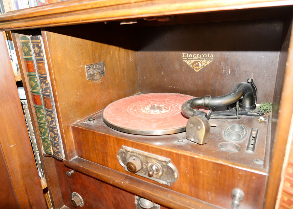 Circa 1928 RCA Victor Victrola Electrola