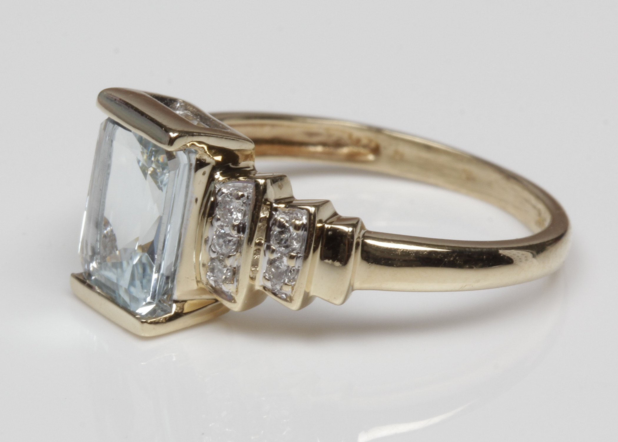 14K Yellow Gold Aquamarine and Diamond Ring