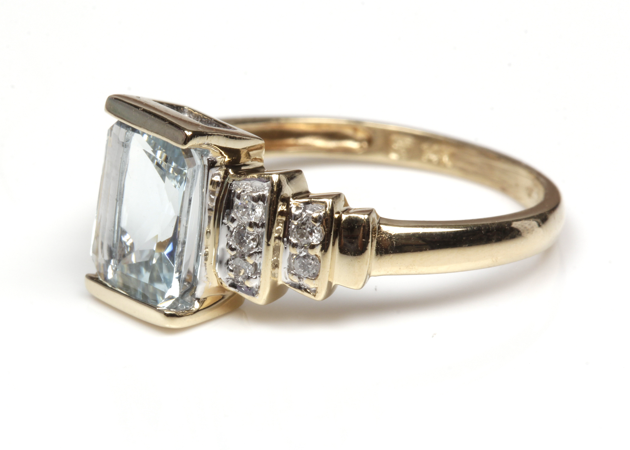 14K Yellow Gold Aquamarine and Diamond Ring