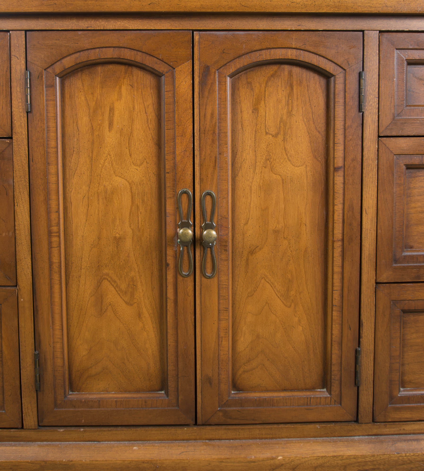White Fine Furniture Dresser with Two Panel Wall Mirrors
