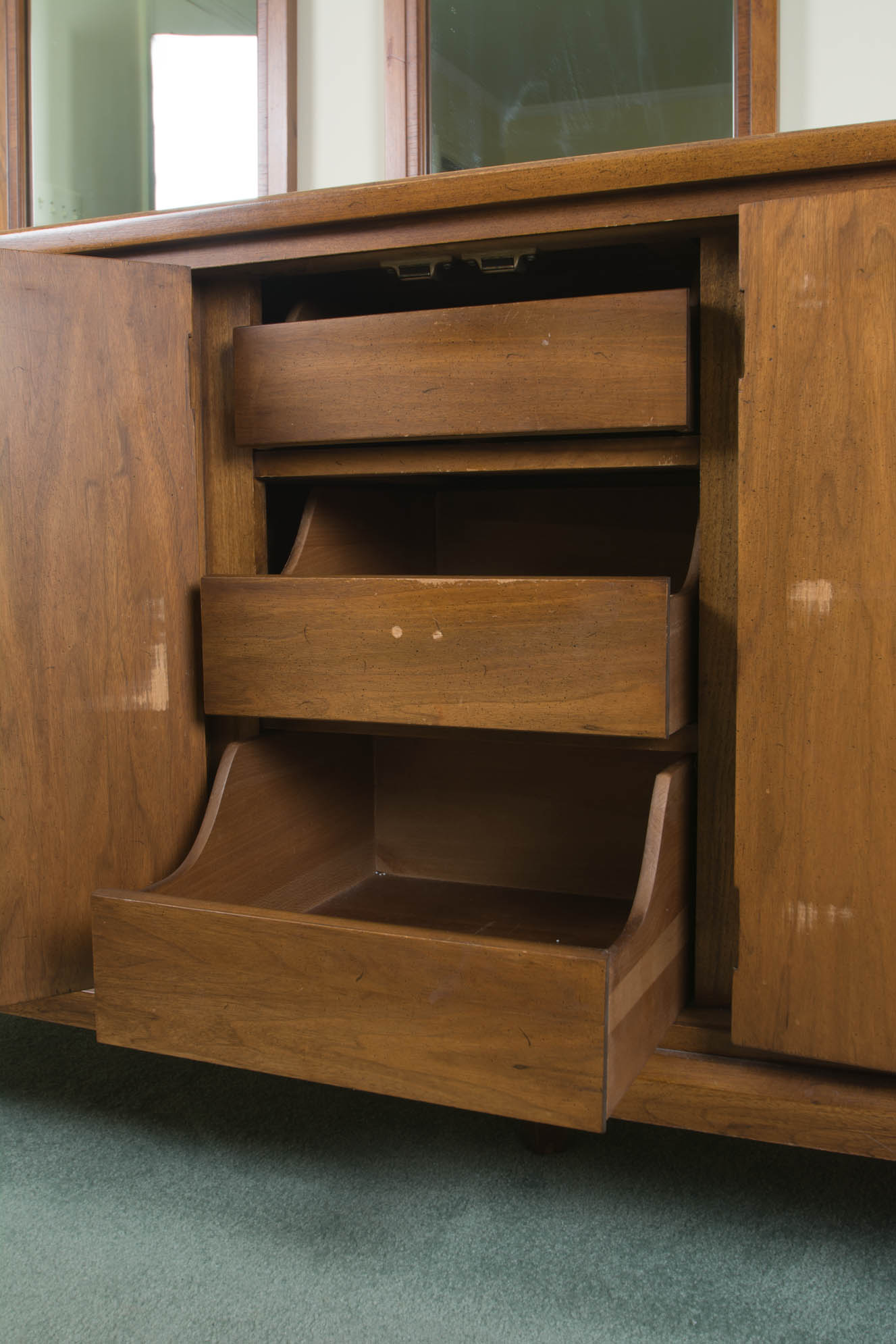 White Fine Furniture Dresser with Two Panel Wall Mirrors