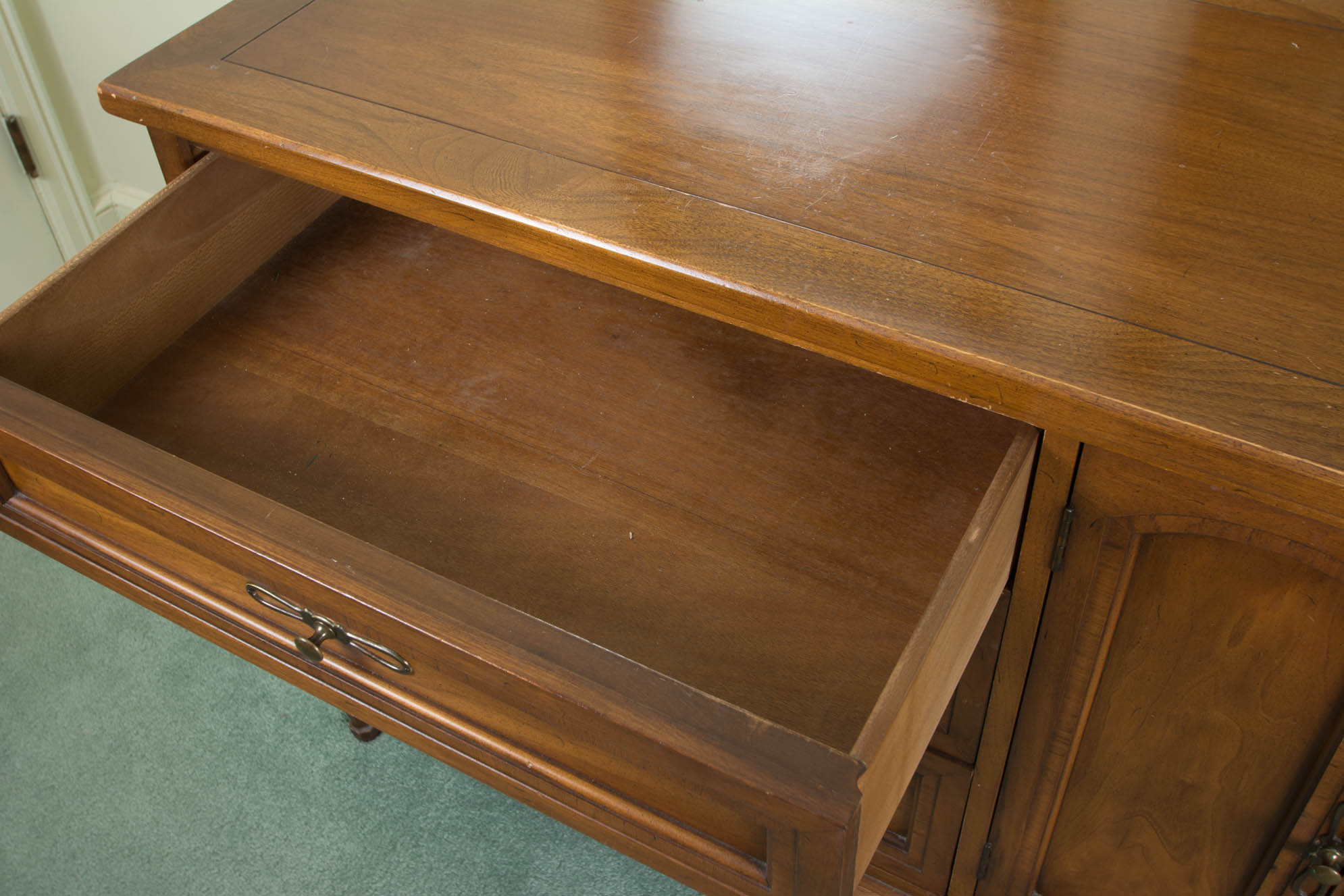 White Fine Furniture Dresser with Two Panel Wall Mirrors