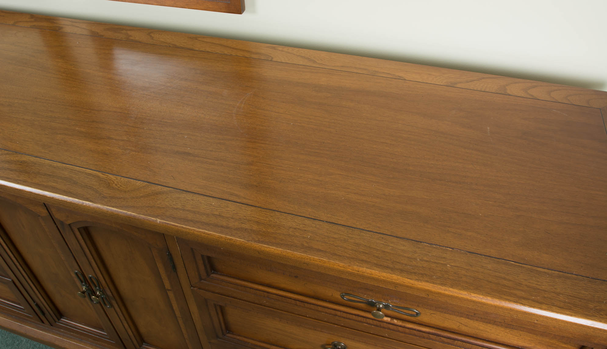 White Fine Furniture Dresser with Two Panel Wall Mirrors