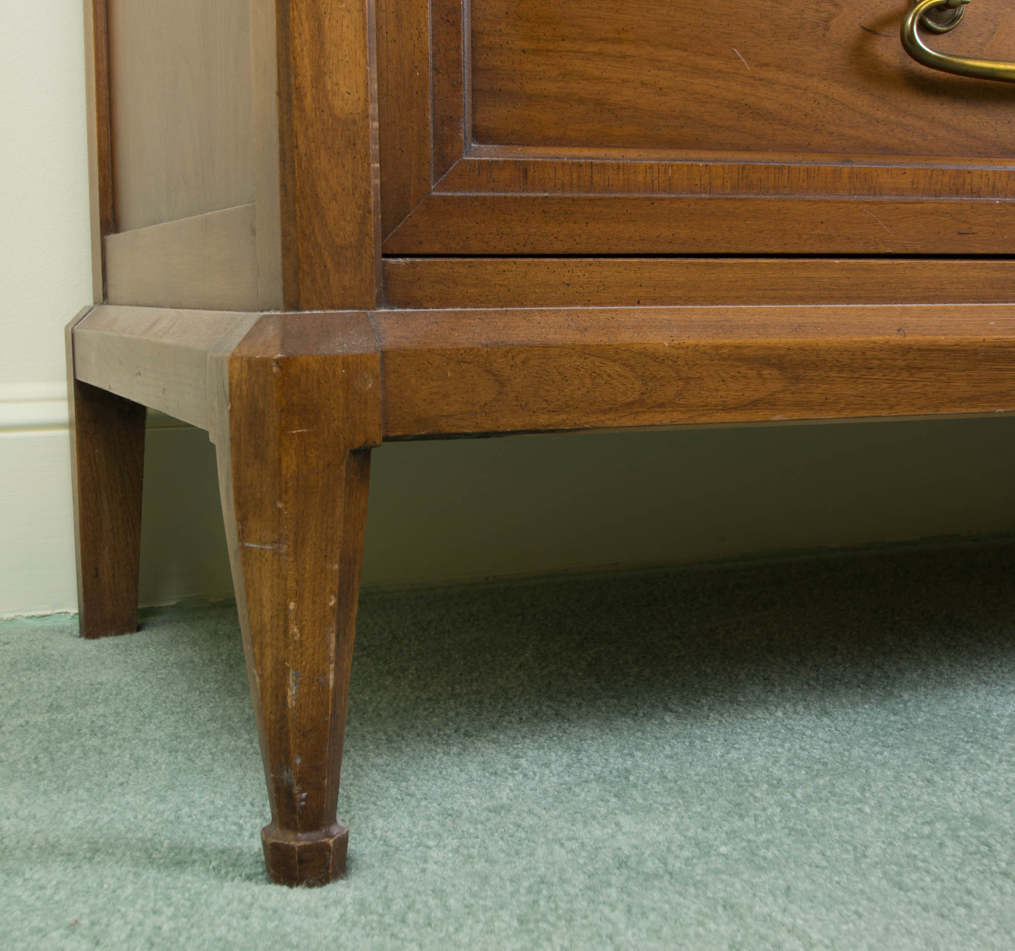 White Fine Furniture Dresser with Two Panel Wall Mirrors