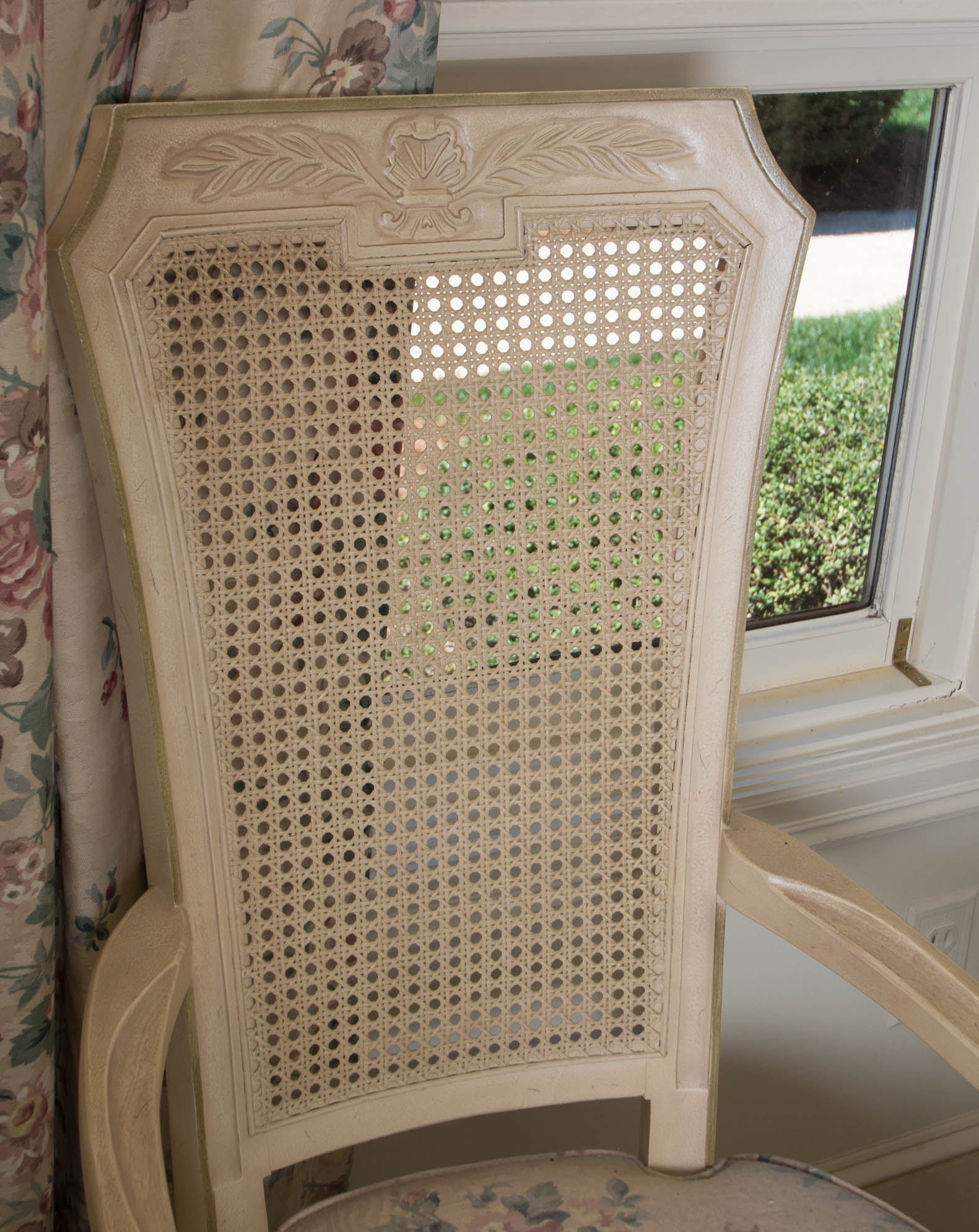 French Provincial Style Dining Table by Drexel