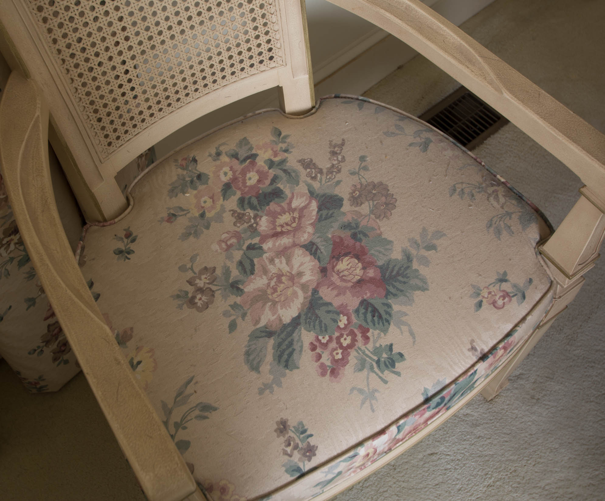 French Provincial Style Dining Table by Drexel