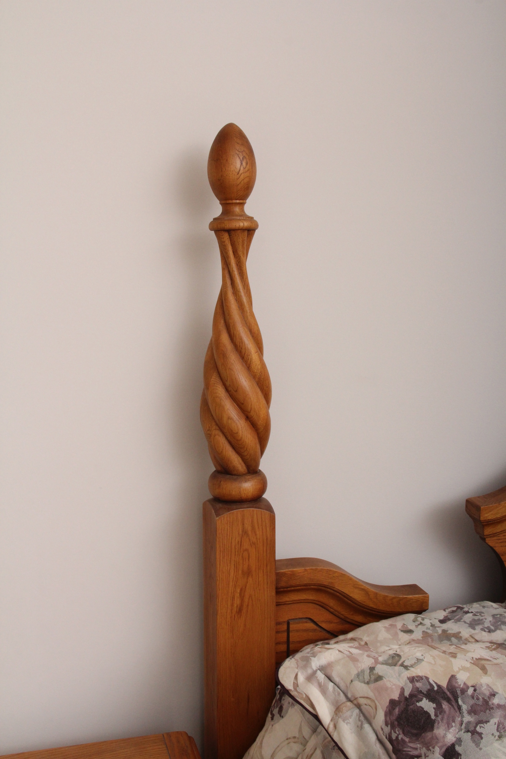 Arbek Oak California King Four Poster Bed