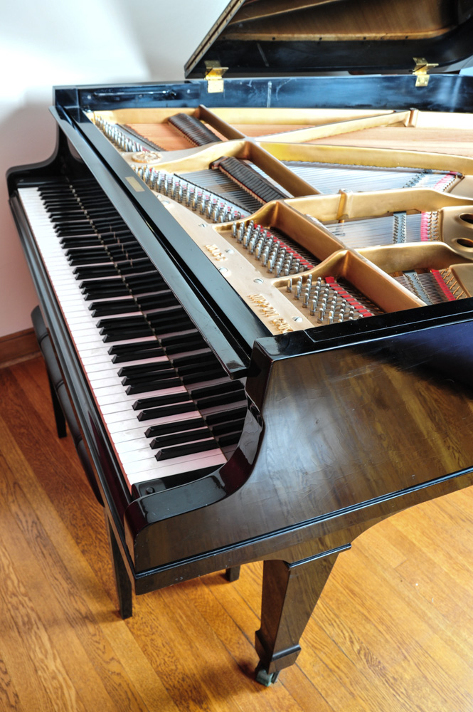 1976 Yamaha No. G3 Grand Piano