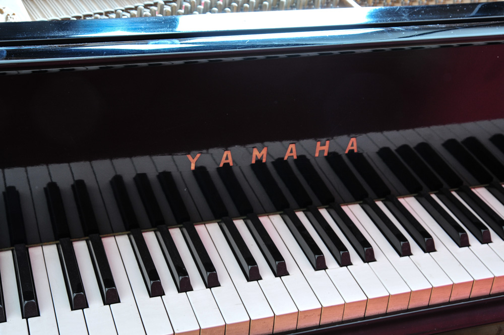1976 Yamaha No. G3 Grand Piano