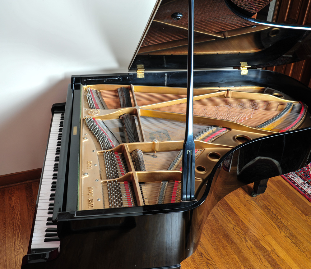 1976 Yamaha No. G3 Grand Piano