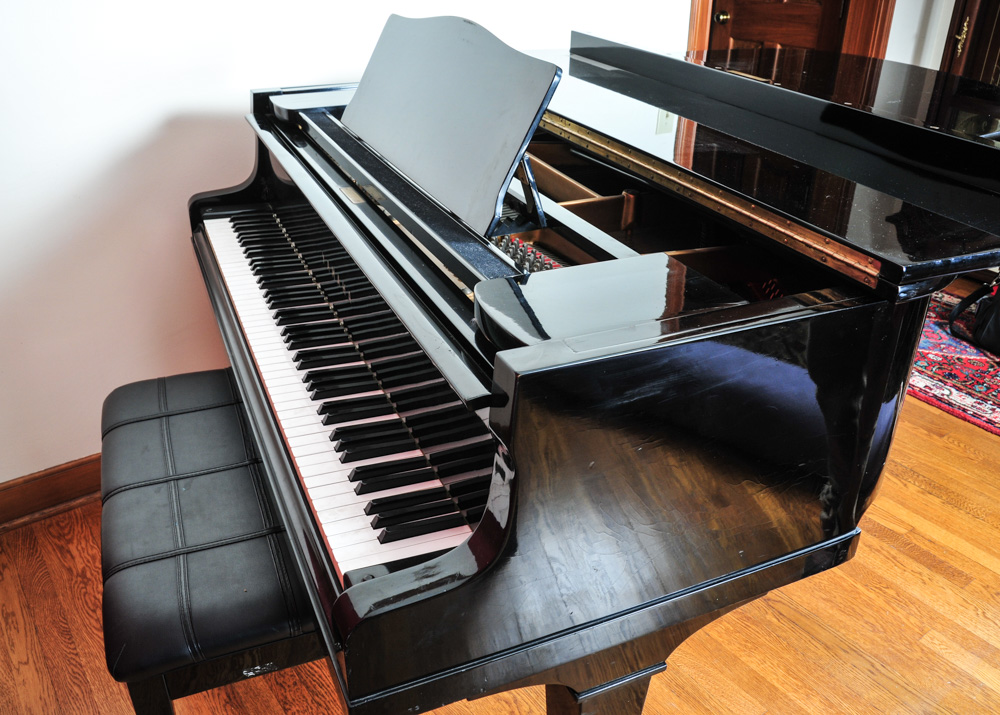 1976 Yamaha No. G3 Grand Piano