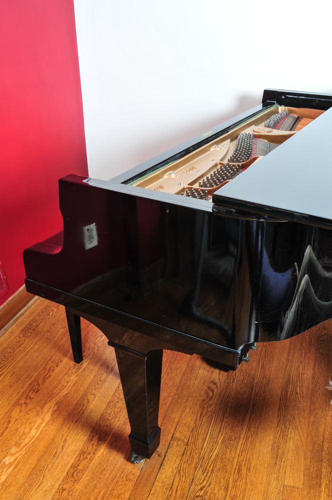 1976 Yamaha No. G3 Grand Piano