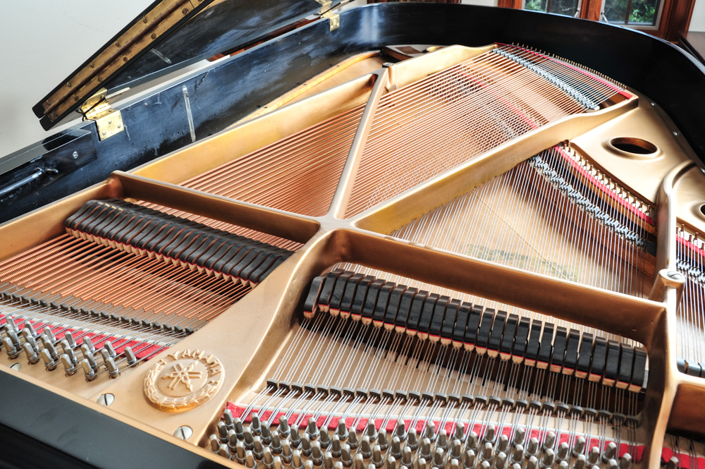 1976 Yamaha No. G3 Grand Piano