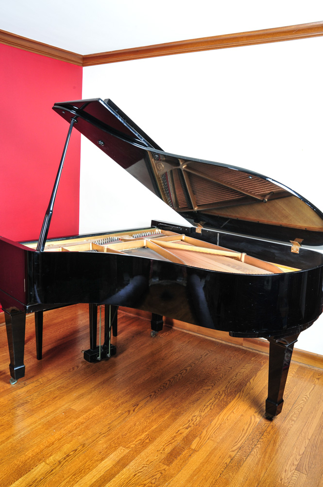 1976 Yamaha No. G3 Grand Piano