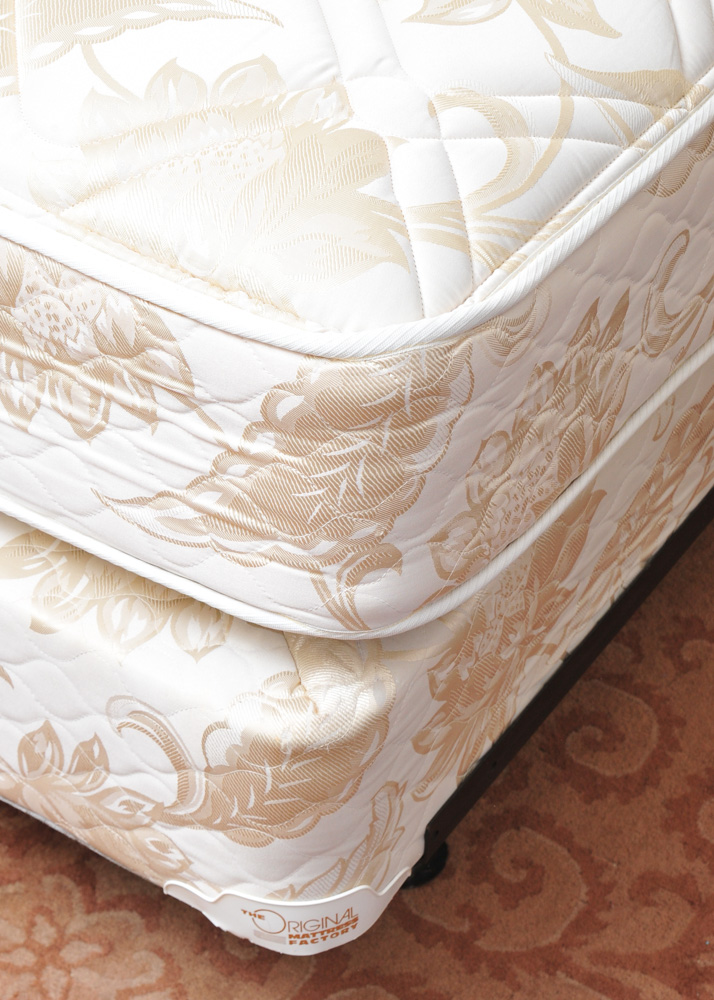 Pier 1 Wicker and Wrought Iron Queen Size Bed