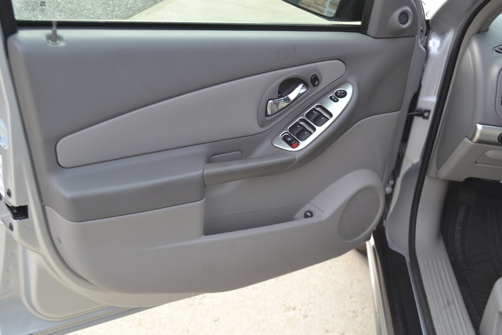 Low Mileage 2004 Chevrolet Malibu Maxx LT VE