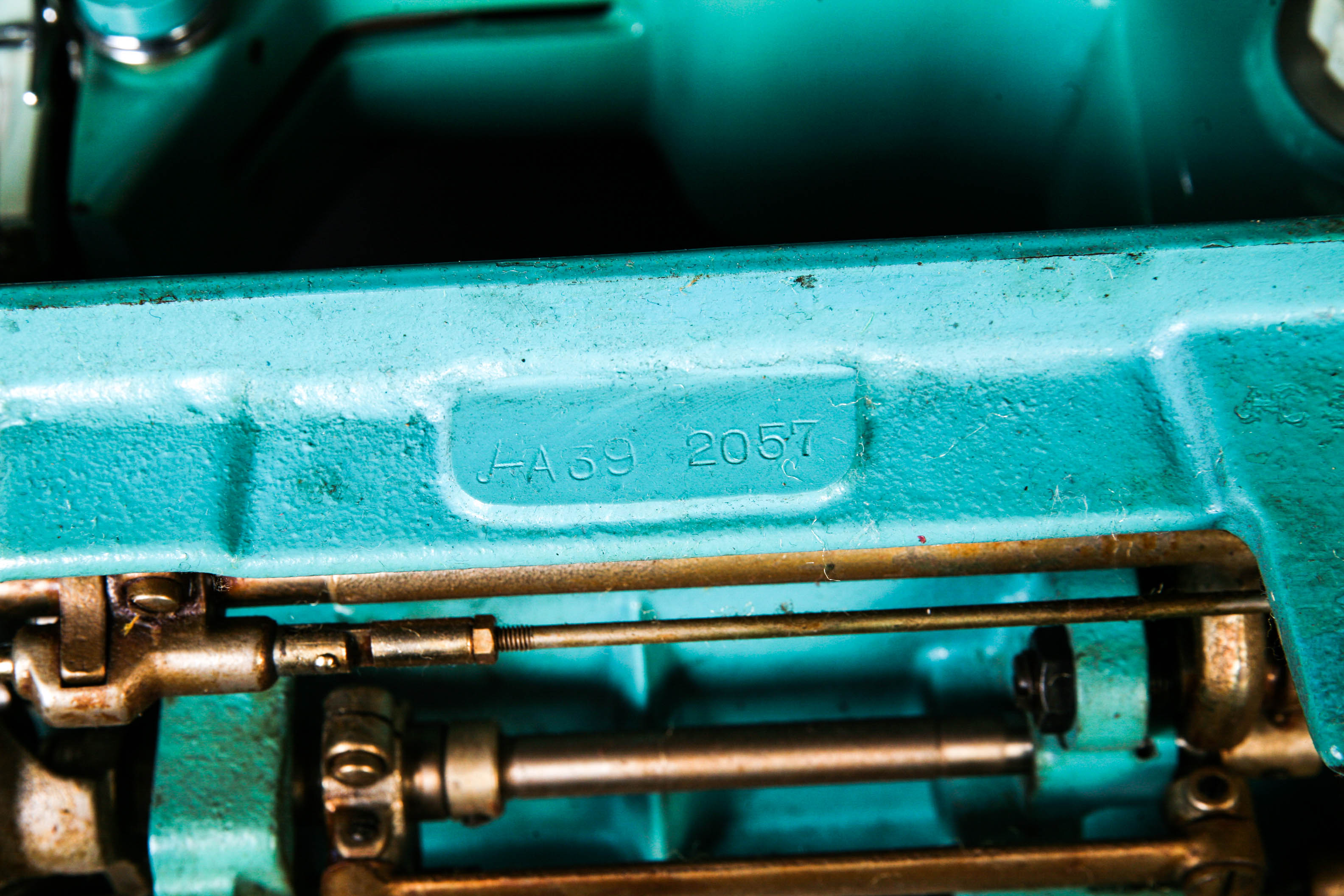 Vintage BelAir Zig Zag 900 Sewing Machine with Case