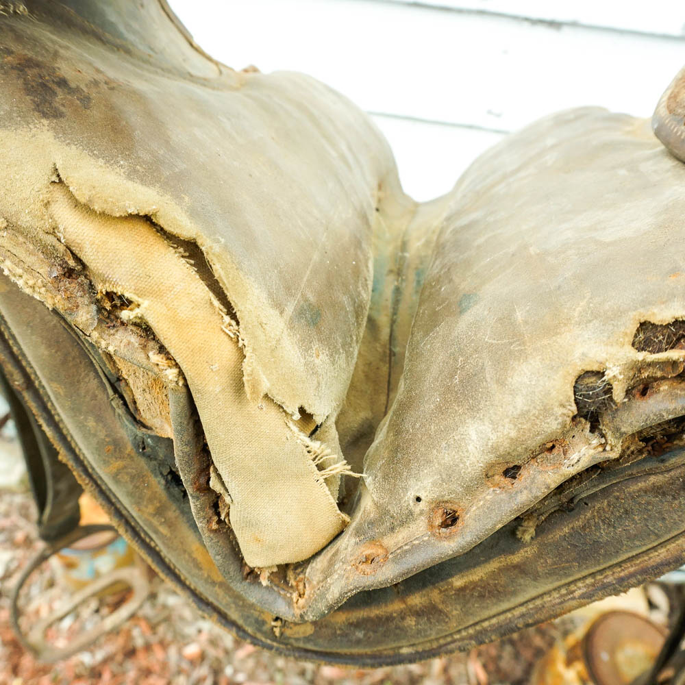 Leather Kentucky Roll Saddle