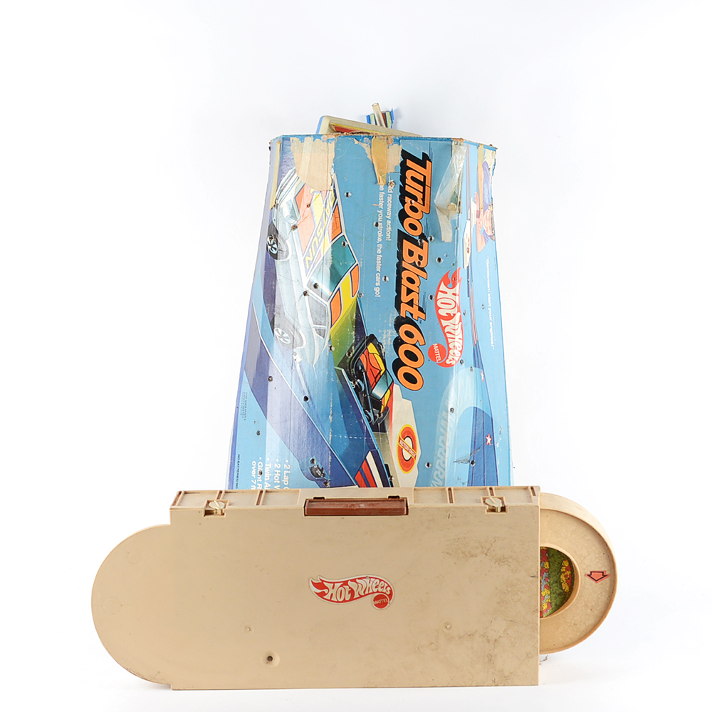 Vintage Hot Wheels Turbo Blast 600 and Service Center