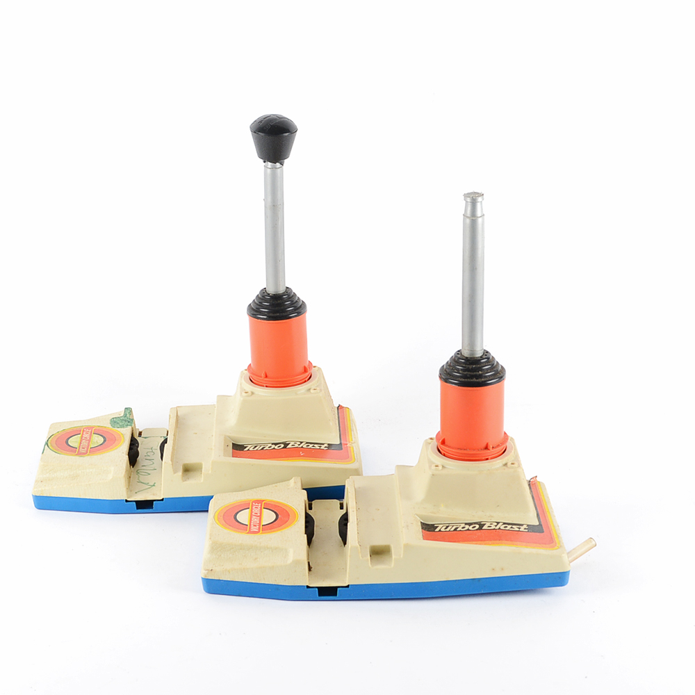 Vintage Hot Wheels Turbo Blast 600 and Service Center