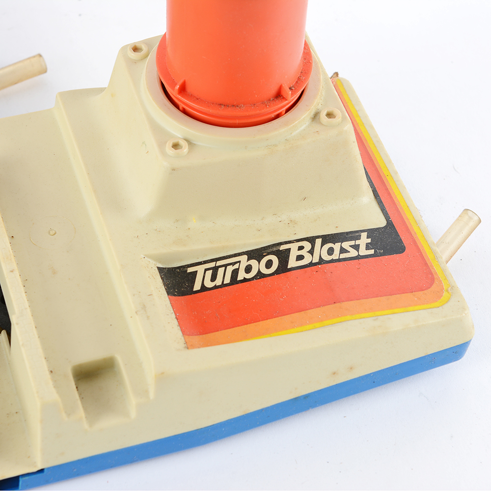 Vintage Hot Wheels Turbo Blast 600 and Service Center