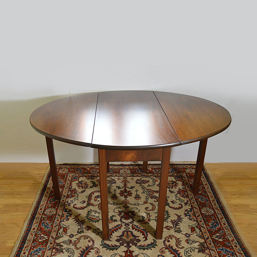 The Bartley Collection Mahogany Irish Hunt Table