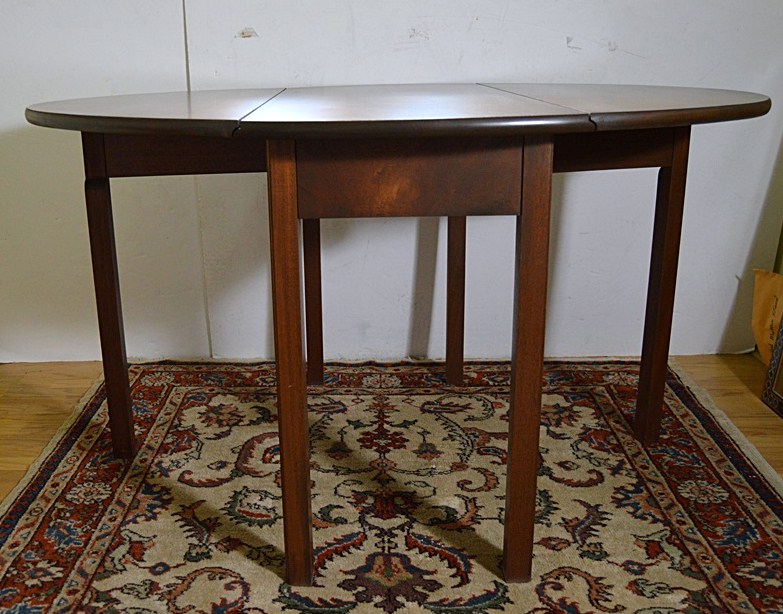 The Bartley Collection Mahogany Irish Hunt Table