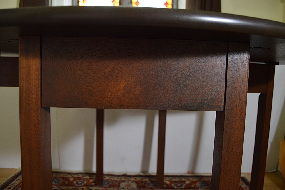 The Bartley Collection Mahogany Irish Hunt Table