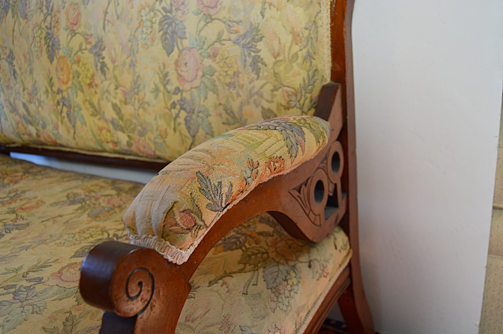 Victorian Walnut Settee