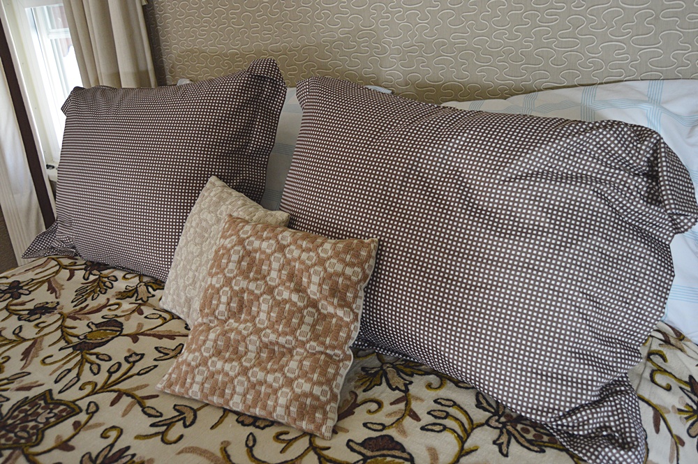 Reproduction Cherry Bed with Crewel Coverlet and Linens