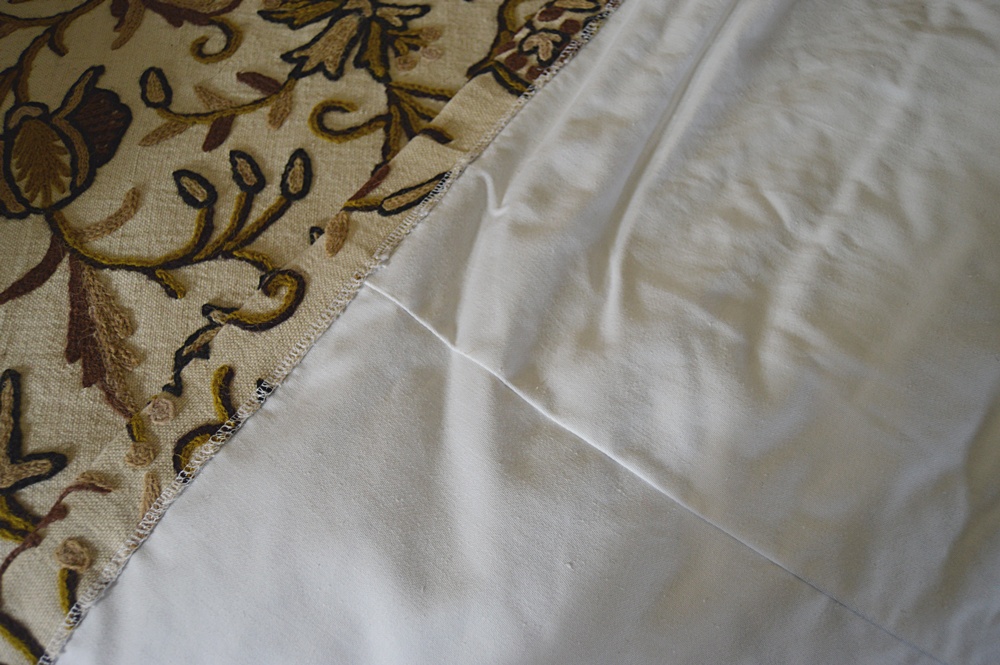 Reproduction Cherry Bed with Crewel Coverlet and Linens