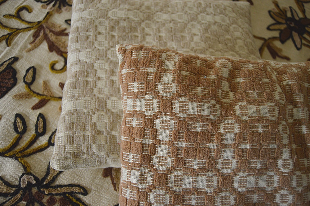 Reproduction Cherry Bed with Crewel Coverlet and Linens