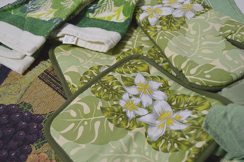 Kitchen Linens in Shades of Green with Handwoven Pieces