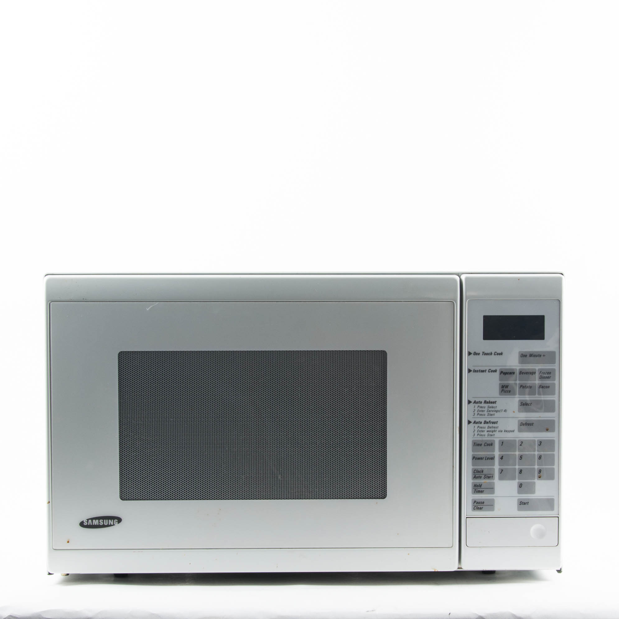 Samsung White 800 Watt 0.9 cu ft Household Microwave Oven with Glass Turntable