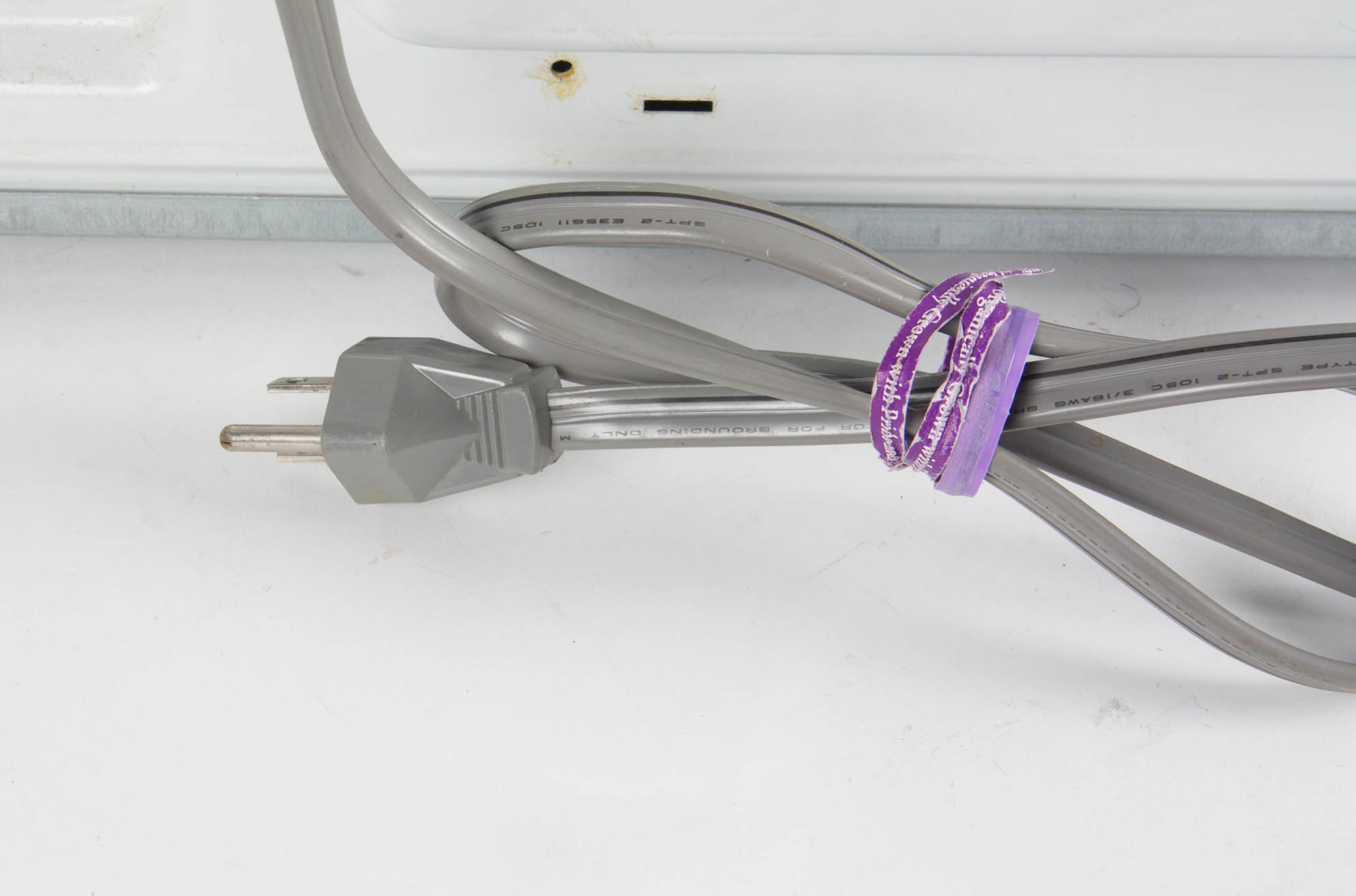 Samsung White 800 Watt 0.9 cu ft Household Microwave Oven with Glass Turntable